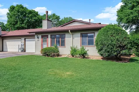 8642 S Maplebrook Circle Brooklyn Park MN 55445