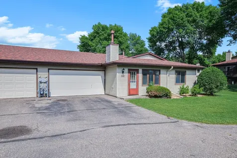8642 S Maplebrook Circle Brooklyn Park MN 55445
