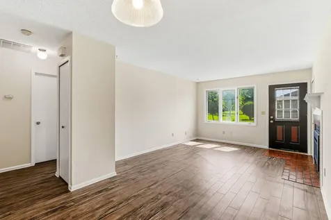 8642 S Maplebrook Circle Brooklyn Park MN 55445