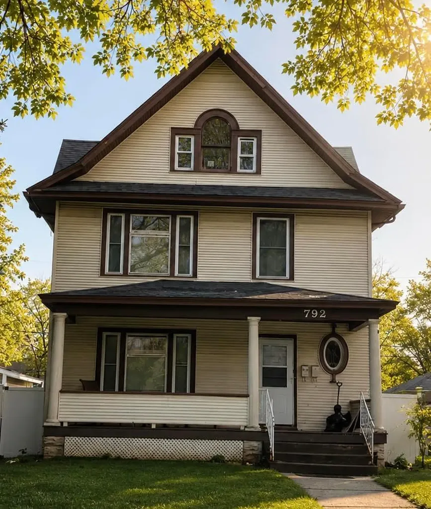 792 Fuller Avenue Saint Paul MN 55104