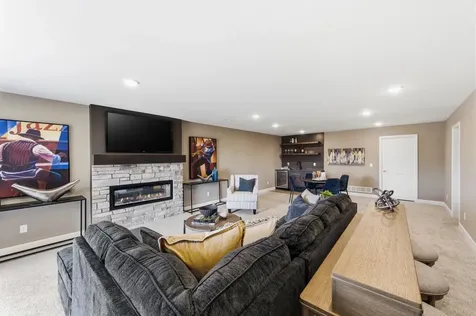 916 Kepler Avenue NE Hanover MN 55341