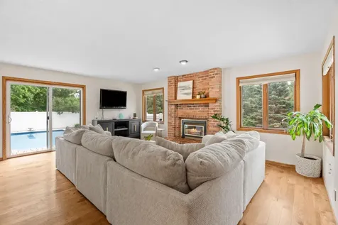 1257 Donegal Alcove Woodbury MN 55125