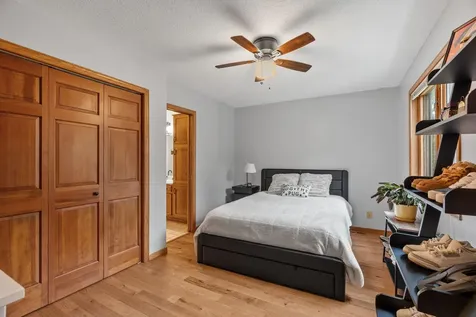 1257 Donegal Alcove Woodbury MN 55125