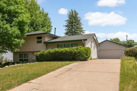 6751 Madison Street NE Fridley MN 55432