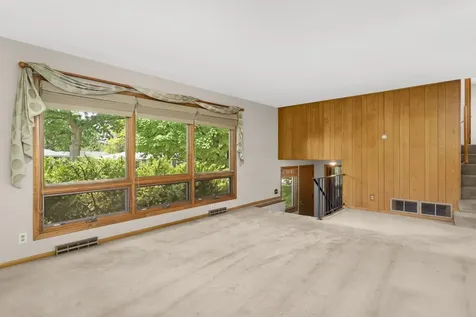 6751 Madison Street NE Fridley MN 55432