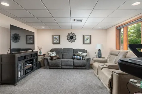 1184 Crescent Hills Drive La Crescent MN 55947