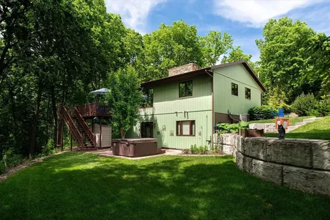 1184 Crescent Hills Drive La Crescent MN 55947