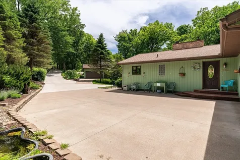 1184 Crescent Hills Drive La Crescent MN 55947