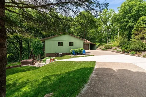 1184 Crescent Hills Drive La Crescent MN 55947