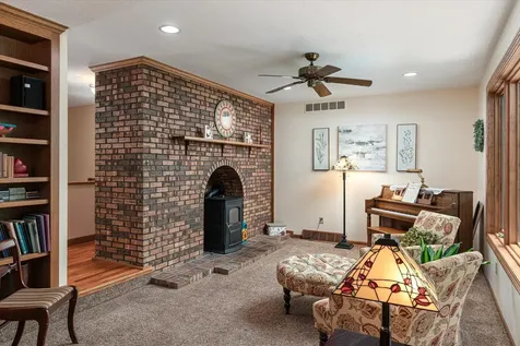 1184 Crescent Hills Drive La Crescent MN 55947