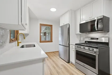 2972 Woodbridge Street Roseville MN 55113