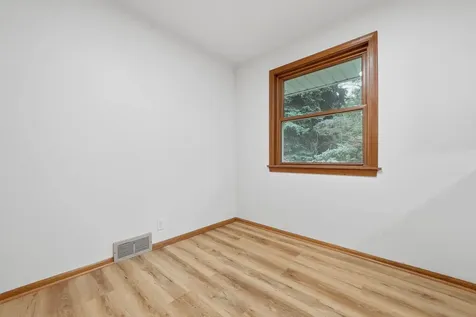 2972 Woodbridge Street Roseville MN 55113