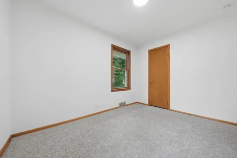 2972 Woodbridge Street Roseville MN 55113