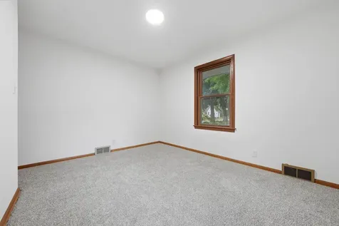 2972 Woodbridge Street Roseville MN 55113