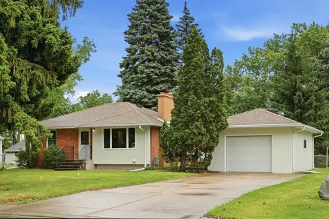 2972 Woodbridge Street Roseville MN 55113