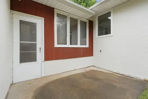2972 Woodbridge Street Roseville MN 55113