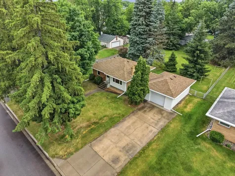 2972 Woodbridge Street Roseville MN 55113
