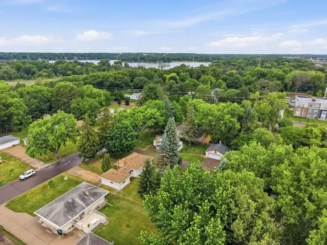 2972 Woodbridge Street Roseville MN 55113