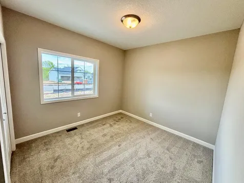 937 Kepler Avenue NE Hanover MN 55341