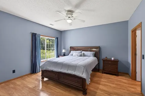 1370 Preston Lane Shakopee MN 55379