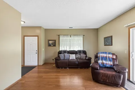 1370 Preston Lane Shakopee MN 55379