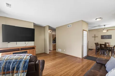 1370 Preston Lane Shakopee MN 55379