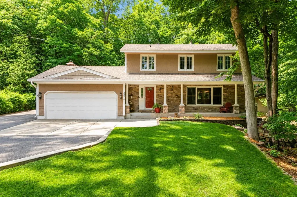 3924 Tonkawood Road Minnetonka MN 55345
