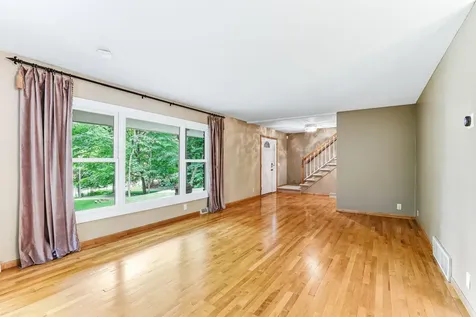 3924 Tonkawood Road Minnetonka MN 55345