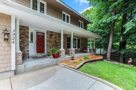 3924 Tonkawood Road Minnetonka MN 55345