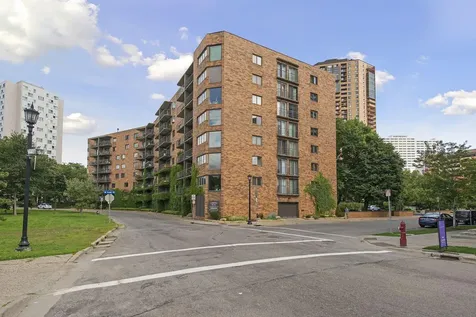 210 W Grant Street Minneapolis MN 55403
