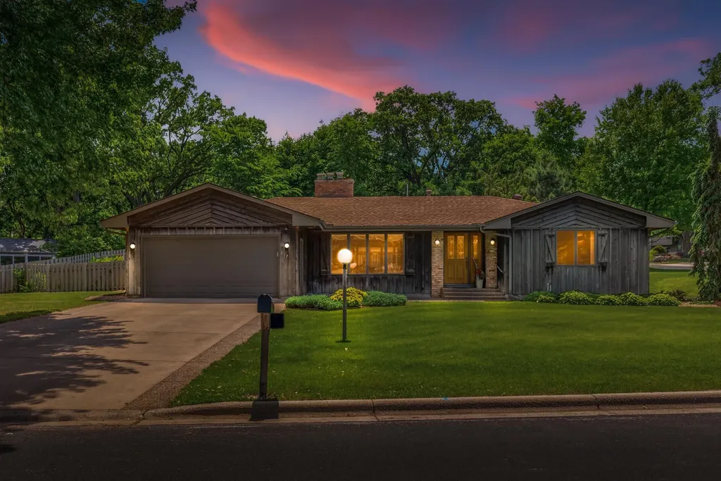 217 Arbor Lane Burnsville MN 55337