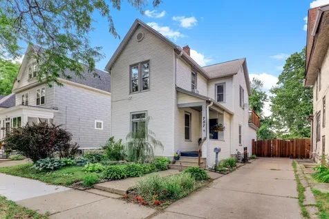 757 Tuscarora Avenue Saint Paul MN 55102