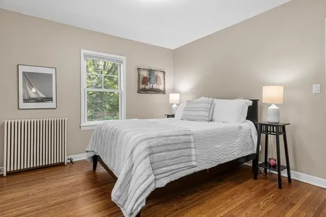 523 Roselawn Avenue W Roseville MN 55113