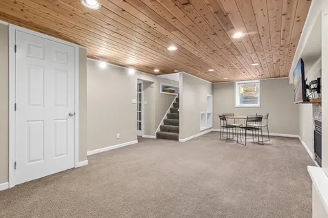 523 Roselawn Avenue W Roseville MN 55113