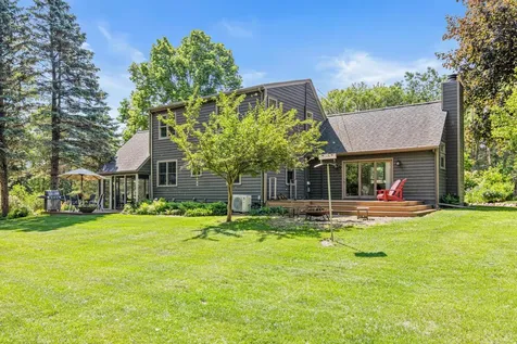 523 Roselawn Avenue W Roseville MN 55113