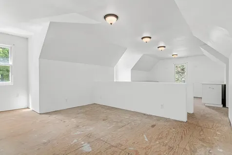 523 Roselawn Avenue W Roseville MN 55113