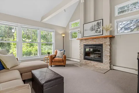 523 Roselawn Avenue W Roseville MN 55113