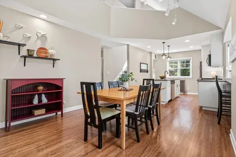 523 Roselawn Avenue W Roseville MN 55113