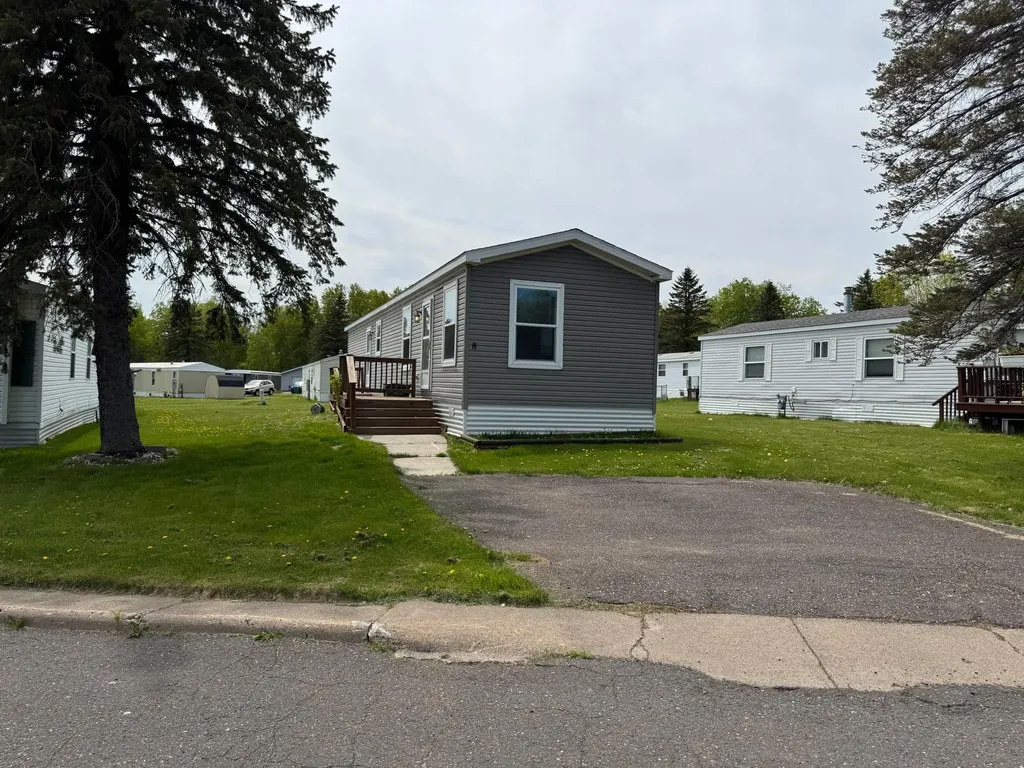 8 Holt Drive Duluth MN 55808