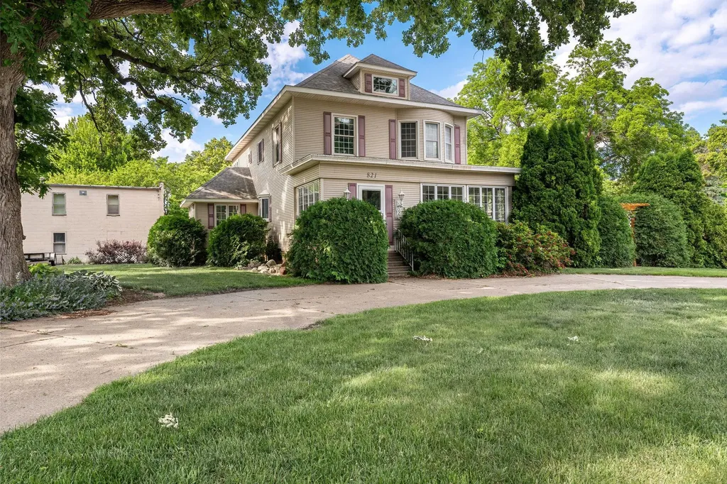 821 E Elm Avenue Waseca MN 56093