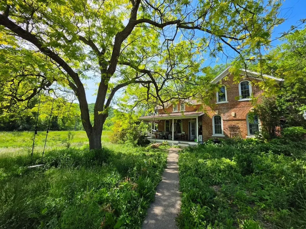 14968 County Road 25 Rollingstone MN 55969