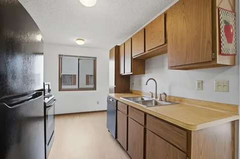6616 83rd Court N Brooklyn Park MN 55445