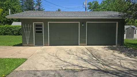 109 E Luella Street Le Roy MN 55951