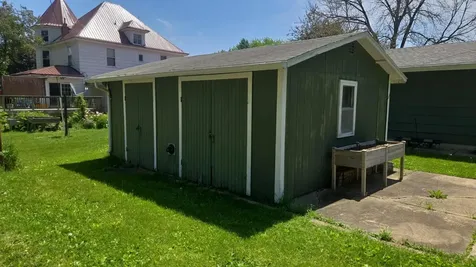 109 E Luella Street Le Roy MN 55951