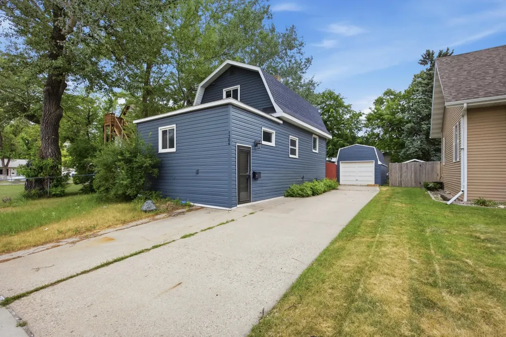1306 18th Street S Fargo ND 58103
