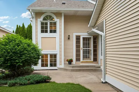 808 Winterberry Drive Woodbury MN 55125