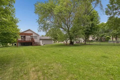 7250 Cactus Curve Chanhassen MN 55317