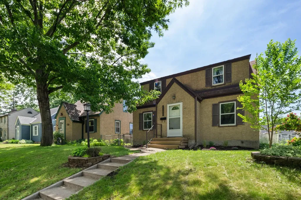 1734 Arlington Avenue E Saint Paul MN 55106