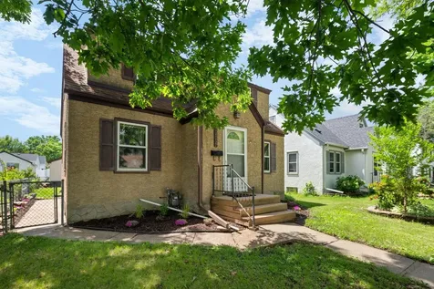 1734 Arlington Avenue E Saint Paul MN 55106