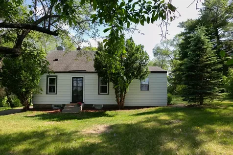 1612 County Road C E Maplewood MN 55109